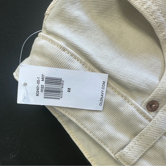 Old Navy Women's Tan Shorts <<<<<54>>>>> - Picture 2 of 6